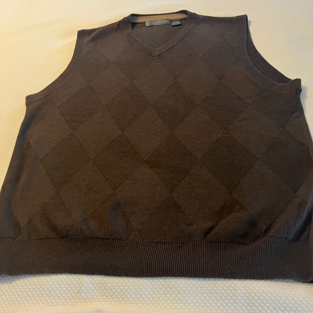 Oscar de la Renta Men's Brown Argyle V-Neck Sweater Vest